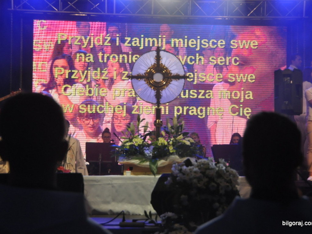 Wieczór uwielbienia (FOTO, VIDEO)