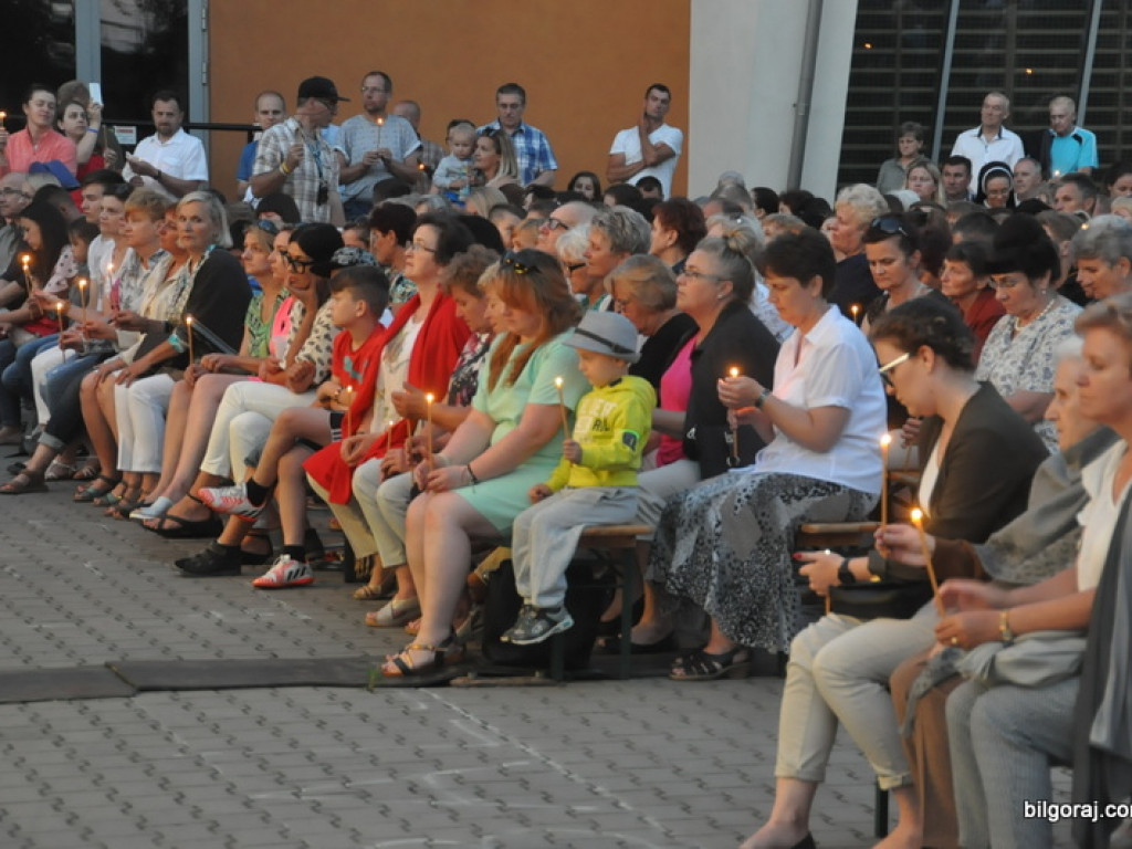 Wieczór uwielbienia (FOTO, VIDEO)