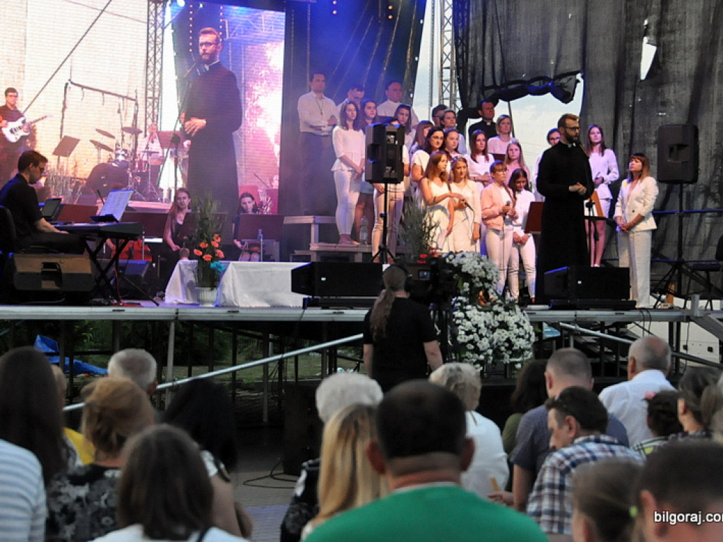 Wieczór uwielbienia (FOTO, VIDEO)