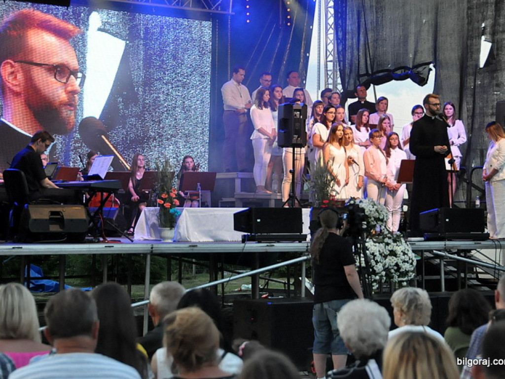 Wieczór uwielbienia (FOTO, VIDEO)