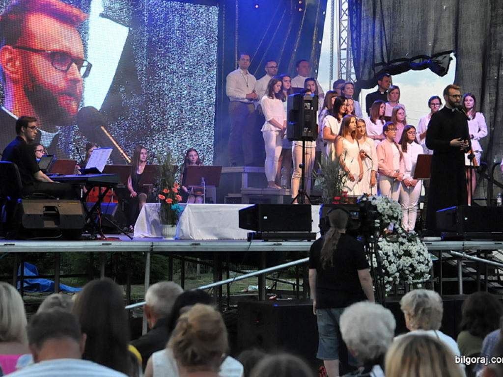 Wieczór uwielbienia (FOTO, VIDEO)