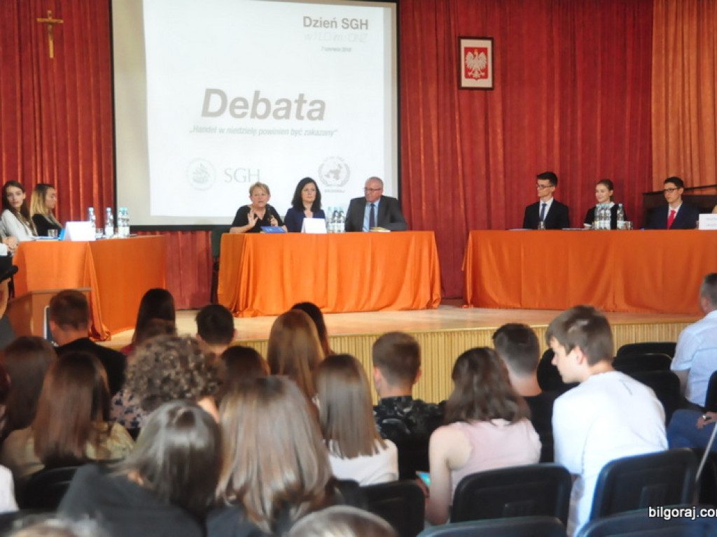 Młodzież debatowała nad handlem w niedzielę (FOTO)