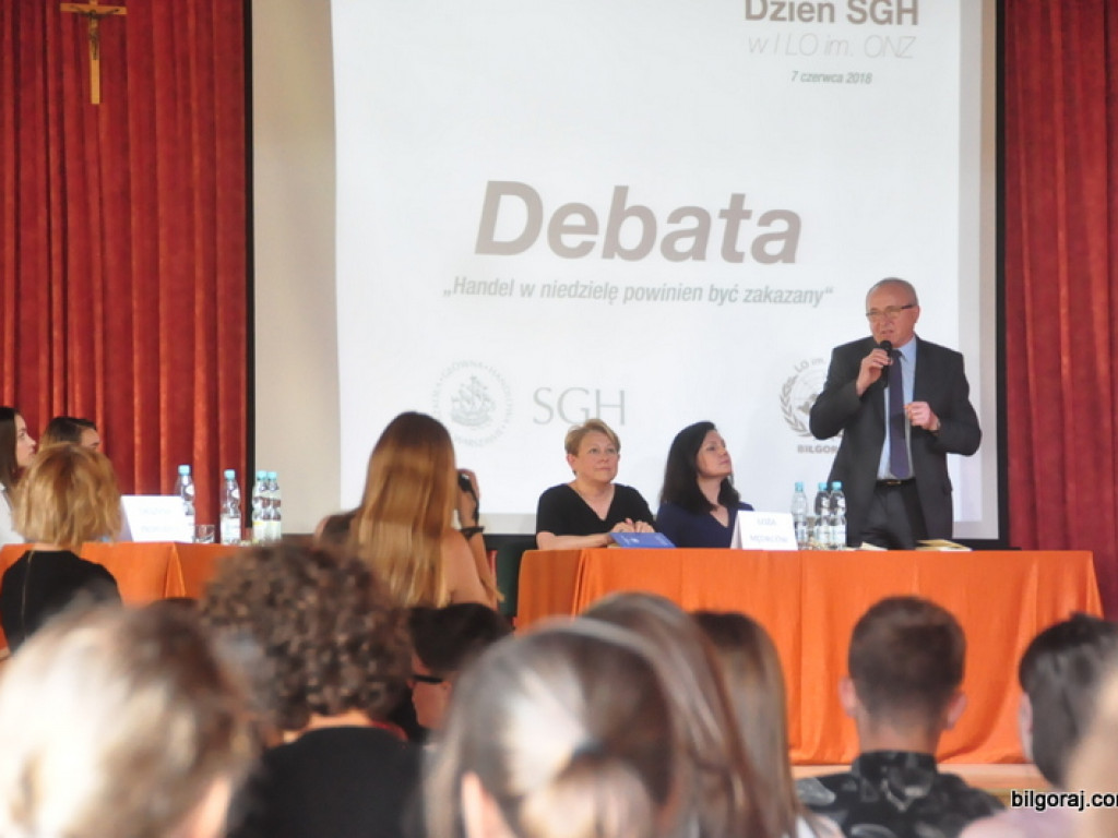 Młodzież debatowała nad handlem w niedzielę (FOTO)