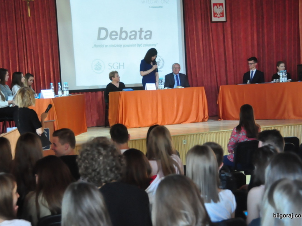 Młodzież debatowała nad handlem w niedzielę (FOTO)