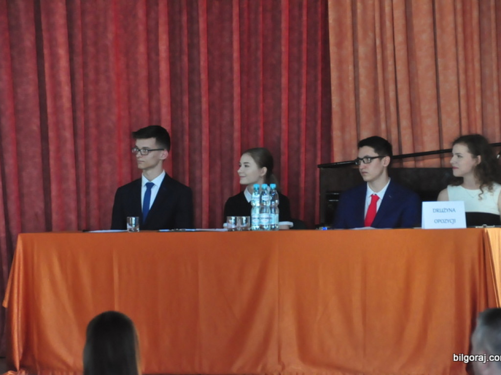 Młodzież debatowała nad handlem w niedzielę (FOTO)