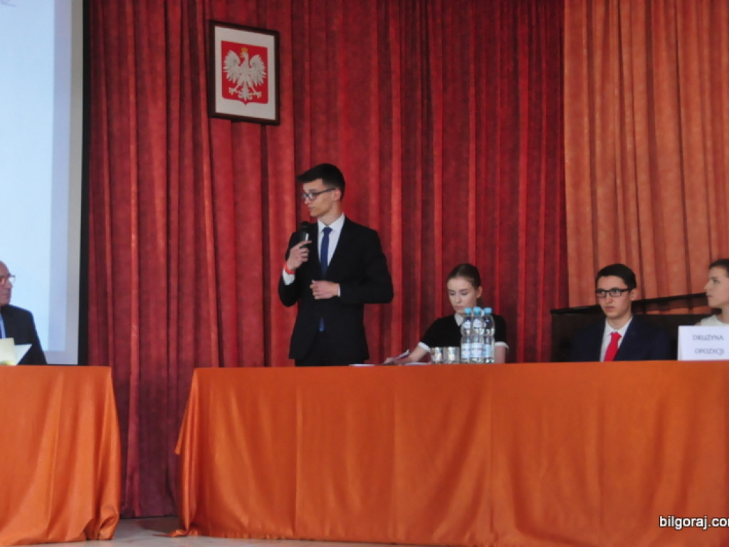 Młodzież debatowała nad handlem w niedzielę (FOTO)