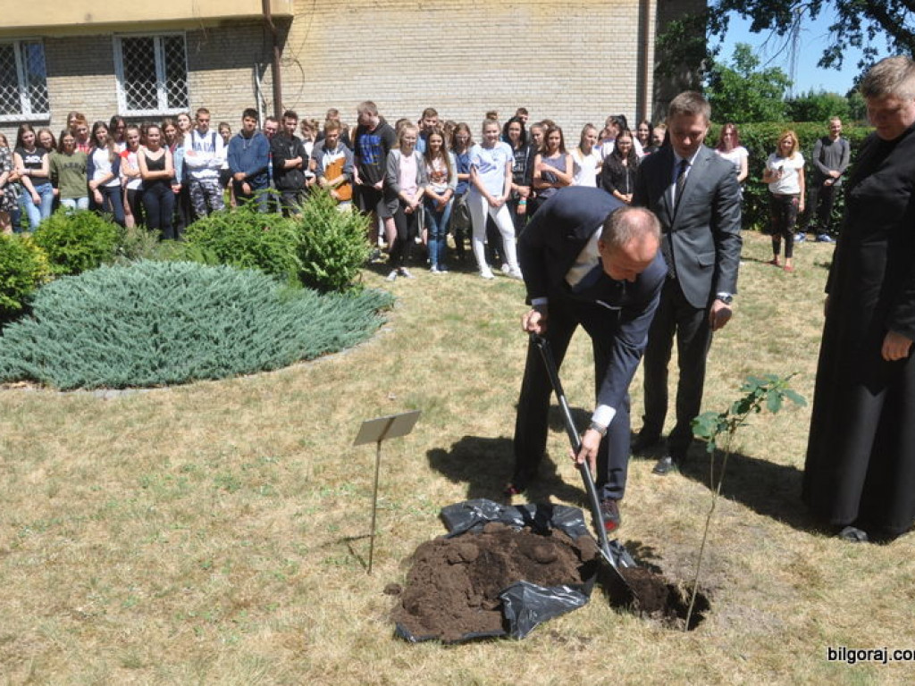 Dąb Niepodległości posadzono przy ZSZiO (FOTO)
