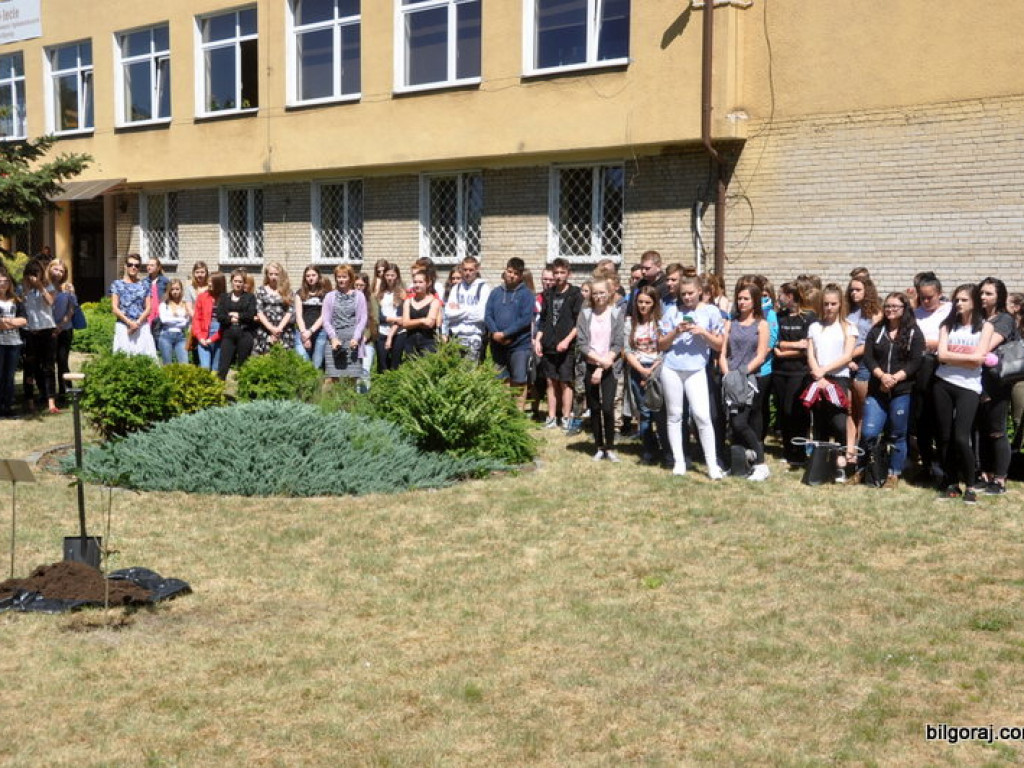 Dąb Niepodległości posadzono przy ZSZiO (FOTO)