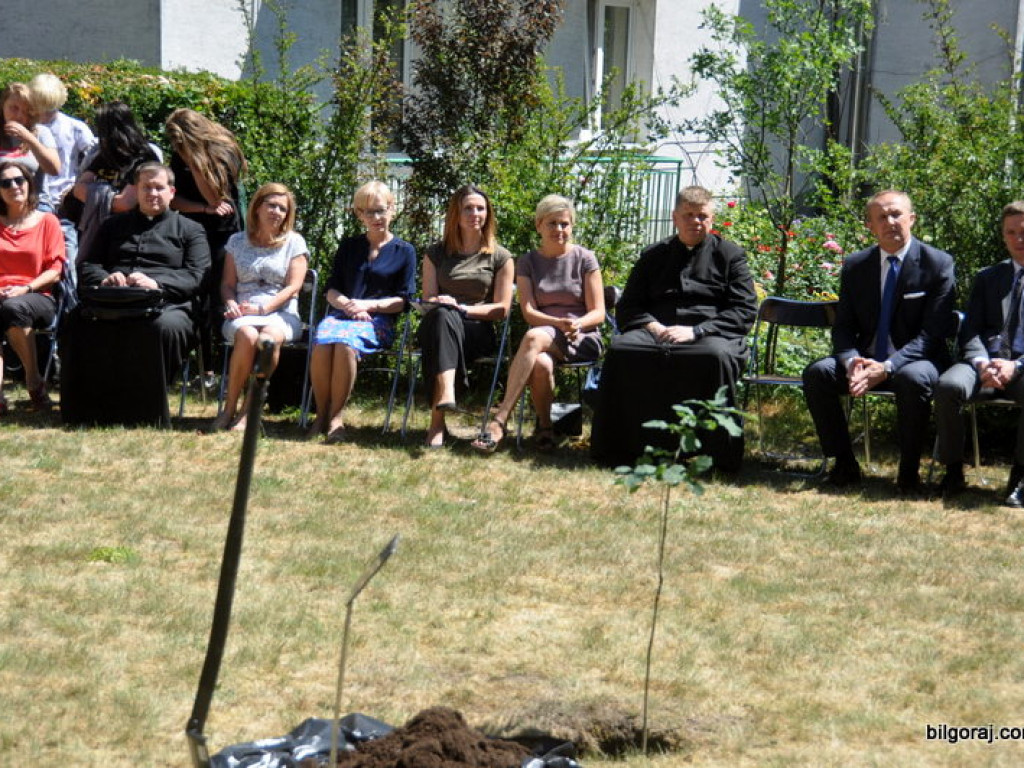 Dąb Niepodległości posadzono przy ZSZiO (FOTO)