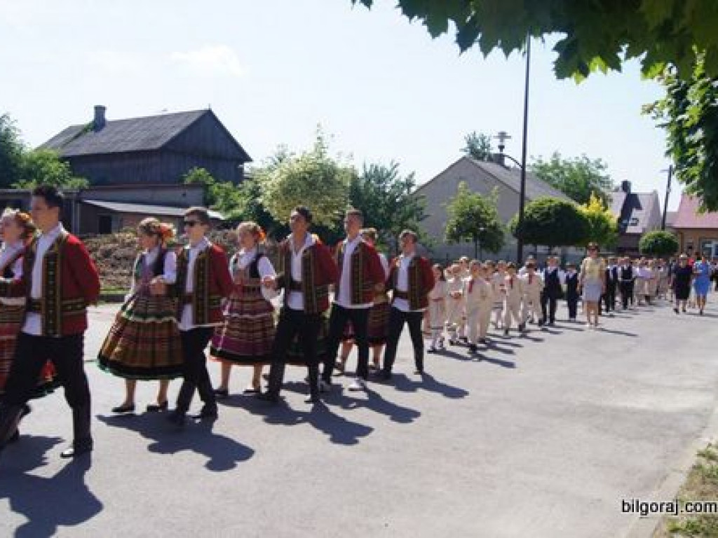 We Frampolu tańczono rekordowego poloneza na 100-lecie odzyskania niepodległości (FOTO)