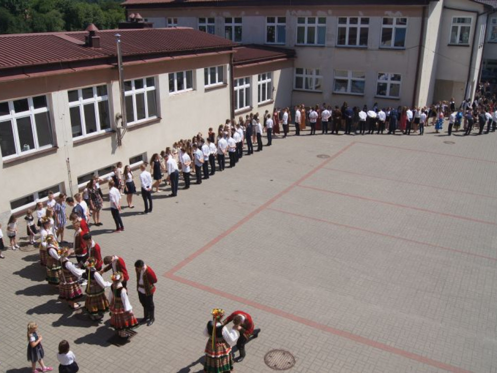 We Frampolu tańczono rekordowego poloneza na 100-lecie odzyskania niepodległości (FOTO)