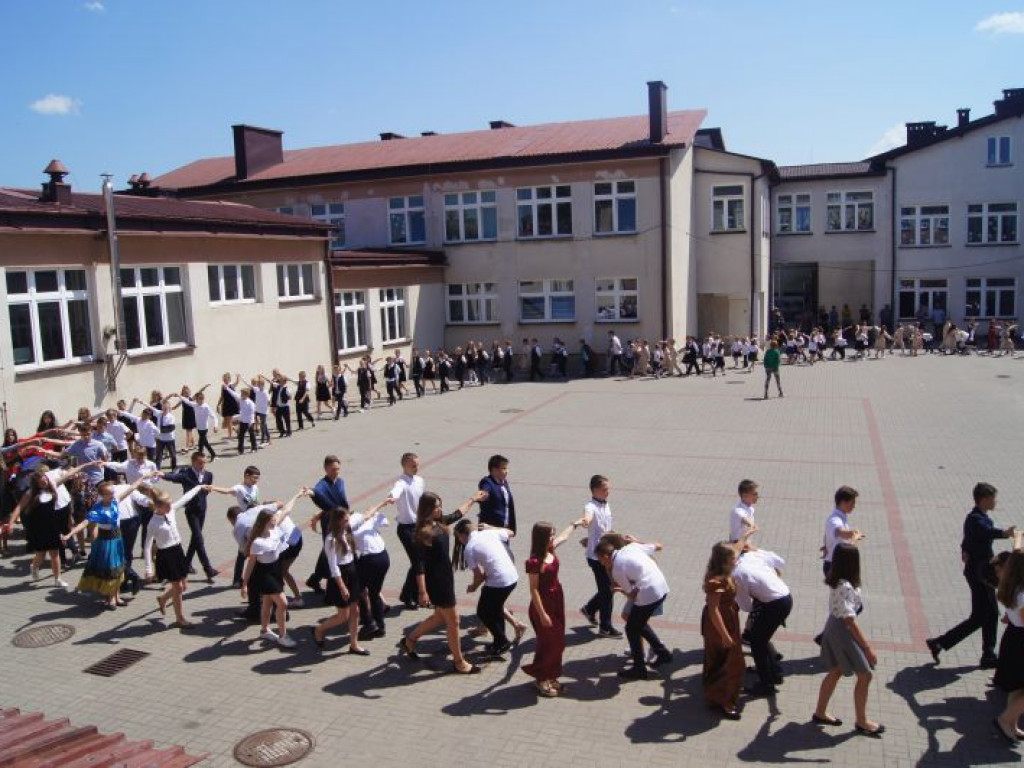 We Frampolu tańczono rekordowego poloneza na 100-lecie odzyskania niepodległości (FOTO)