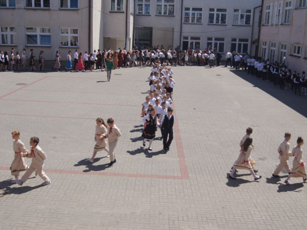 We Frampolu tańczono rekordowego poloneza na 100-lecie odzyskania niepodległości (FOTO)