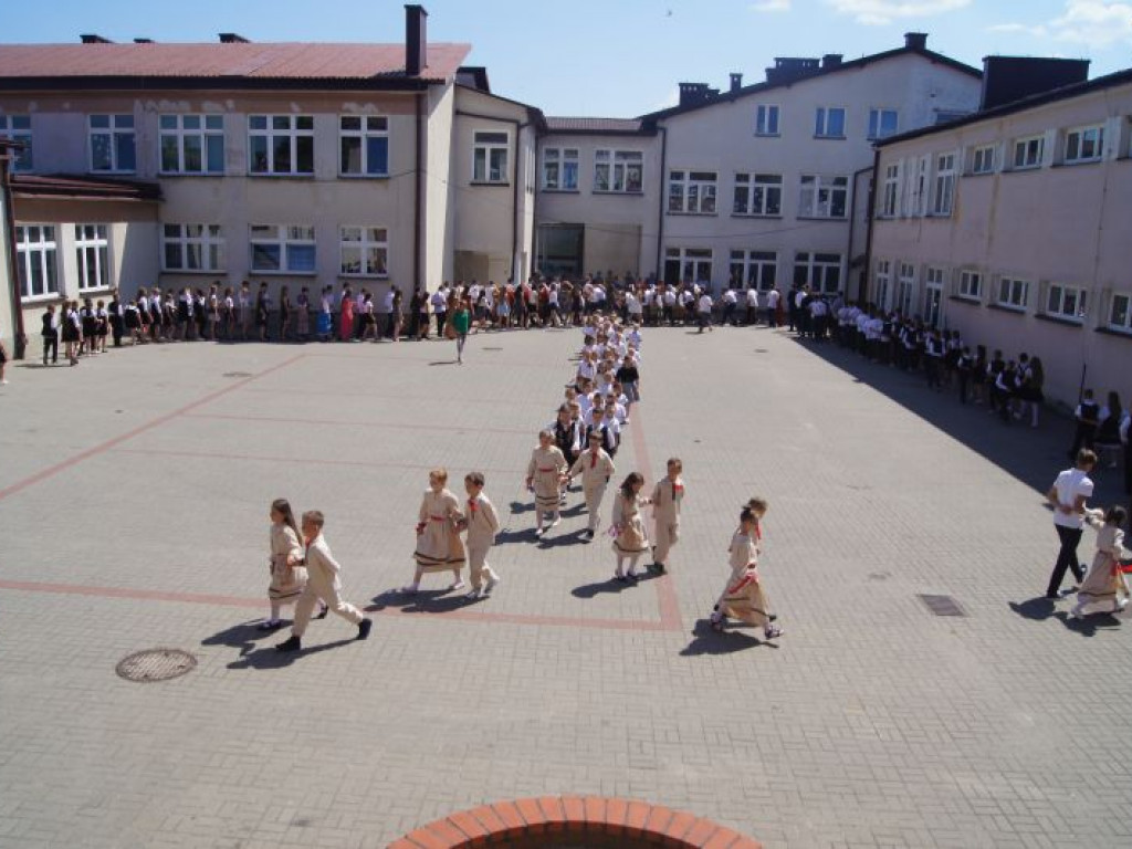 We Frampolu tańczono rekordowego poloneza na 100-lecie odzyskania niepodległości (FOTO)