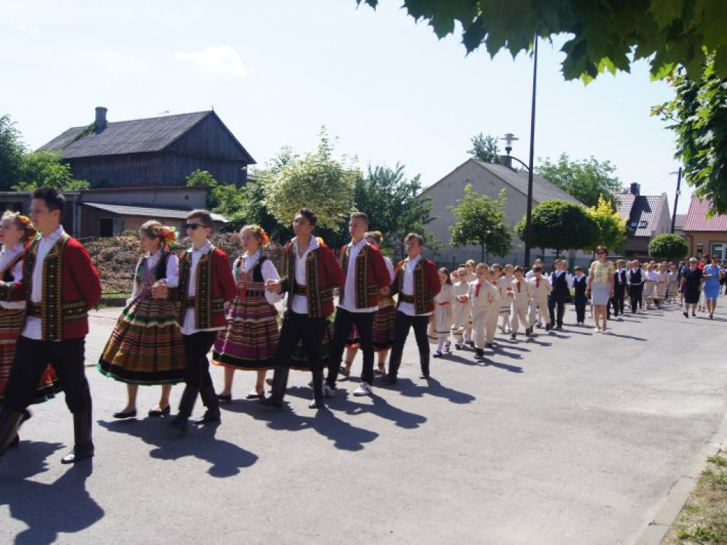 We Frampolu tańczono rekordowego poloneza na 100-lecie odzyskania niepodległości (FOTO)