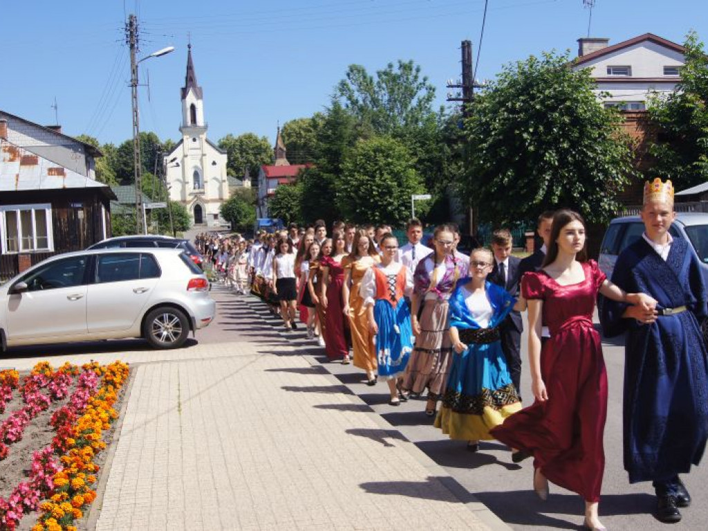 We Frampolu tańczono rekordowego poloneza na 100-lecie odzyskania niepodległości (FOTO)