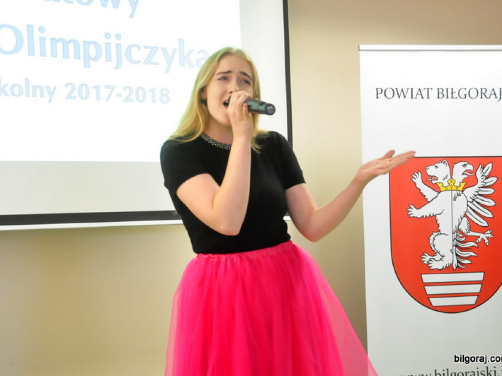 Powiatowy Dzień Olimpijczyka. Uczniowie wyróżnieni za osiągnięcia w nauce (FOTO)