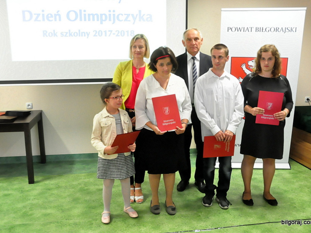 Powiatowy Dzień Olimpijczyka. Uczniowie wyróżnieni za osiągnięcia w nauce (FOTO)