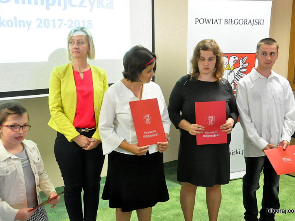 Powiatowy Dzień Olimpijczyka. Uczniowie wyróżnieni za osiągnięcia w nauce (FOTO)