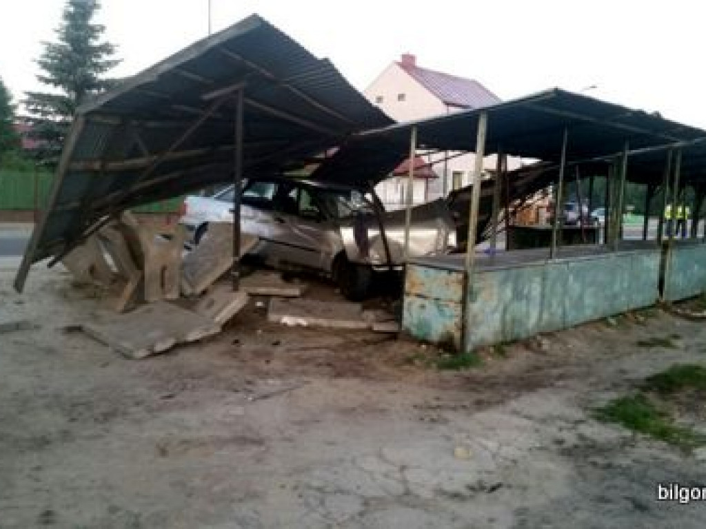Wypadek w okolicach targu. Jedna osoba nie żyje
