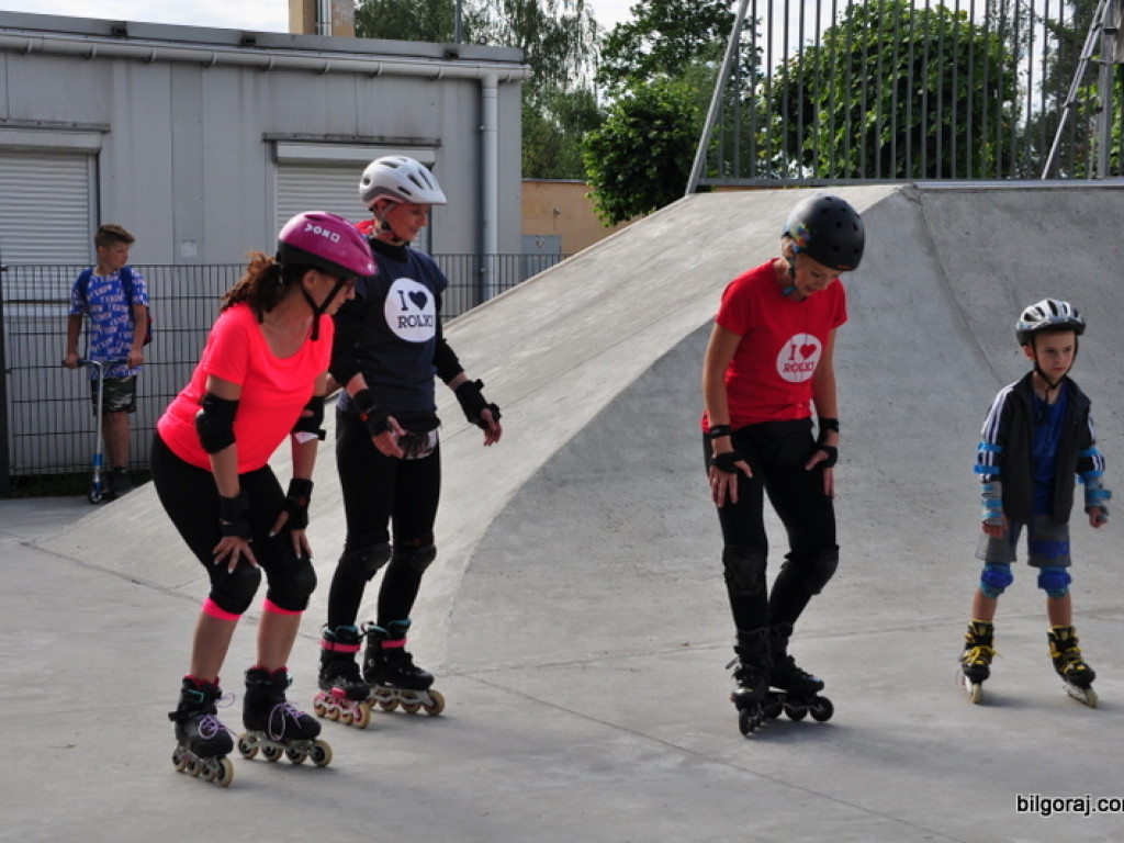 Ruszyły wakacyjne Rodzinne Warsztaty Rolkowe (FOTO)