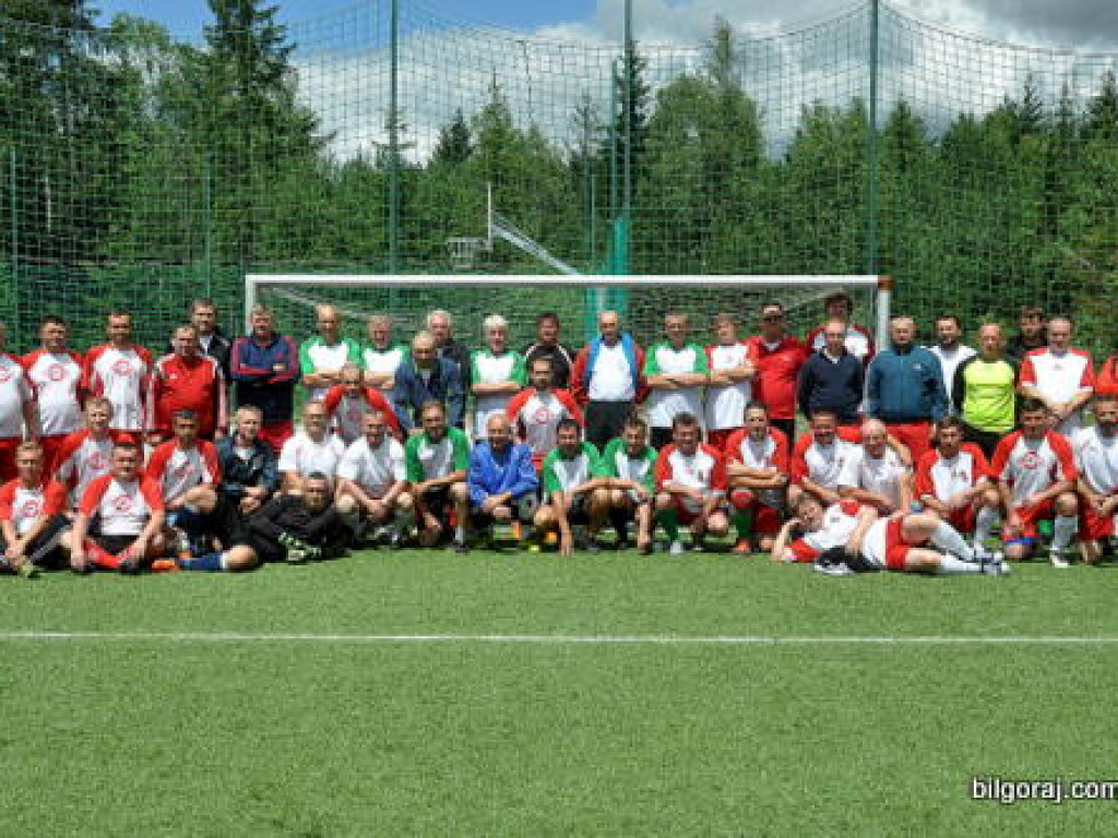 Międzynarodowa piłka, kultura i biznes