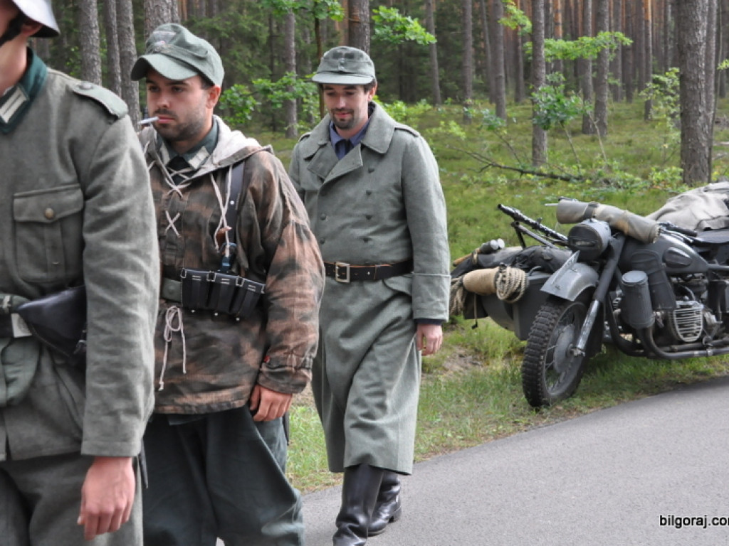 Biłgoraj pamięta o mordzie partyzantów w lesie Rapy (FOTO)