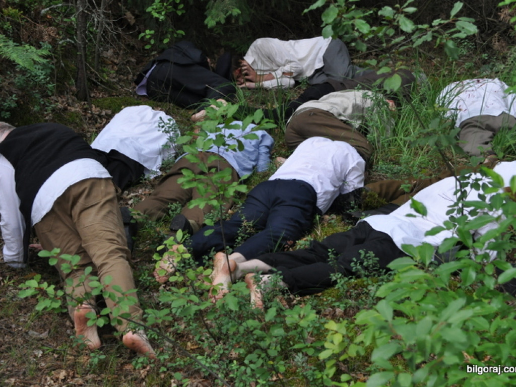 Biłgoraj pamięta o mordzie partyzantów w lesie Rapy (FOTO)