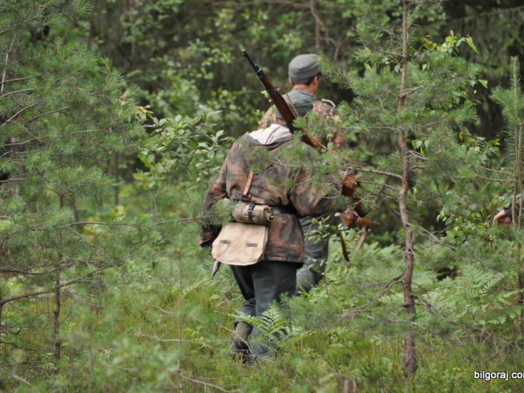 Biłgoraj pamięta o mordzie partyzantów w lesie Rapy (FOTO)