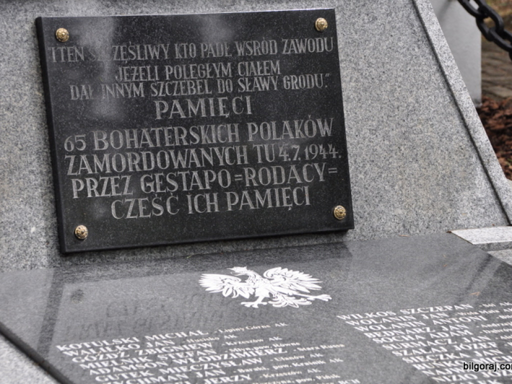 Biłgoraj pamięta o mordzie partyzantów w lesie Rapy (FOTO)