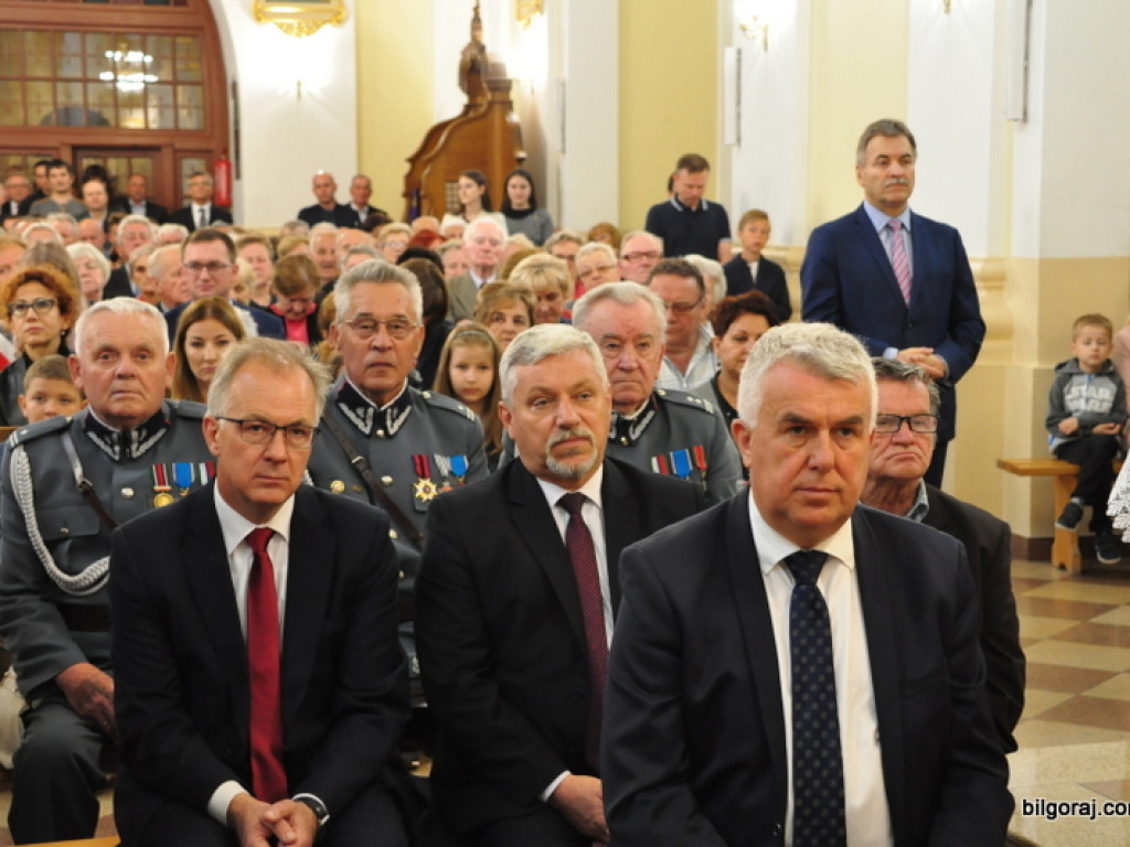 Biłgoraj pamięta o mordzie partyzantów w lesie Rapy (FOTO)