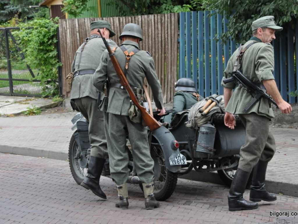 Biłgoraj pamięta o mordzie partyzantów w lesie Rapy (FOTO)