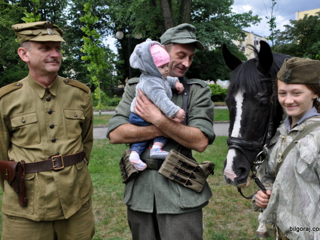 Militarny piknik grup rekonstrukcji historycznej (FOTO)