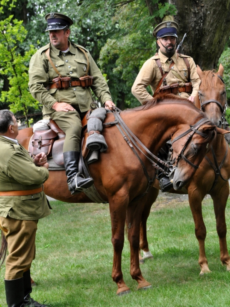 Militarny piknik grup rekonstrukcji historycznej (FOTO)