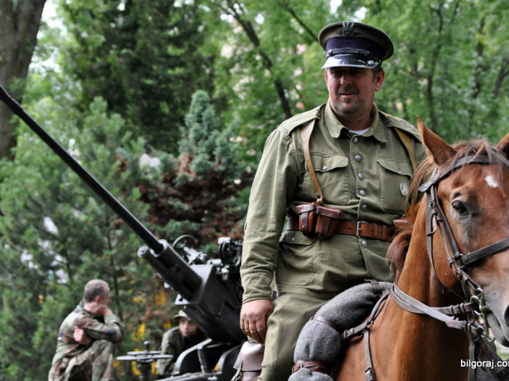 Militarny piknik grup rekonstrukcji historycznej (FOTO)