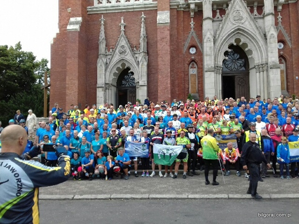 Biłgorajscy rowerzyści u tronu Czarnej Madonny (FOTO)