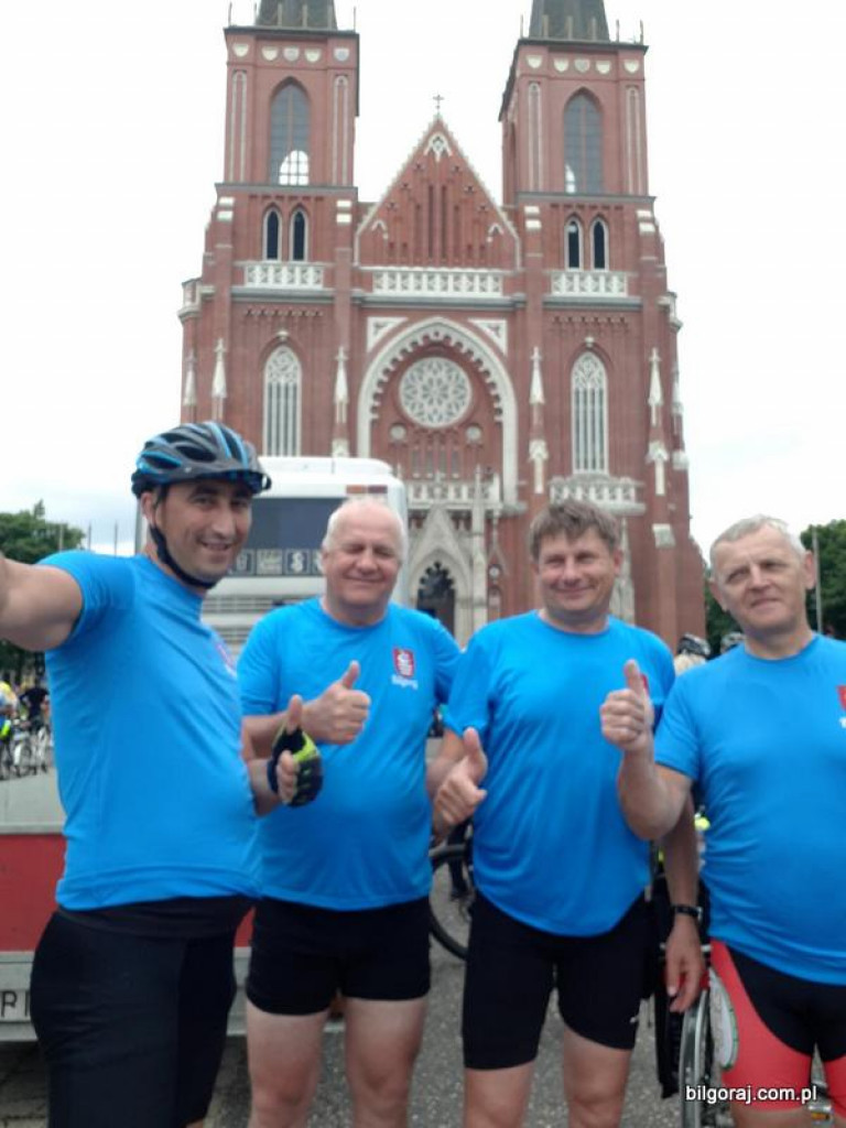 Biłgorajscy rowerzyści u tronu Czarnej Madonny (FOTO)
