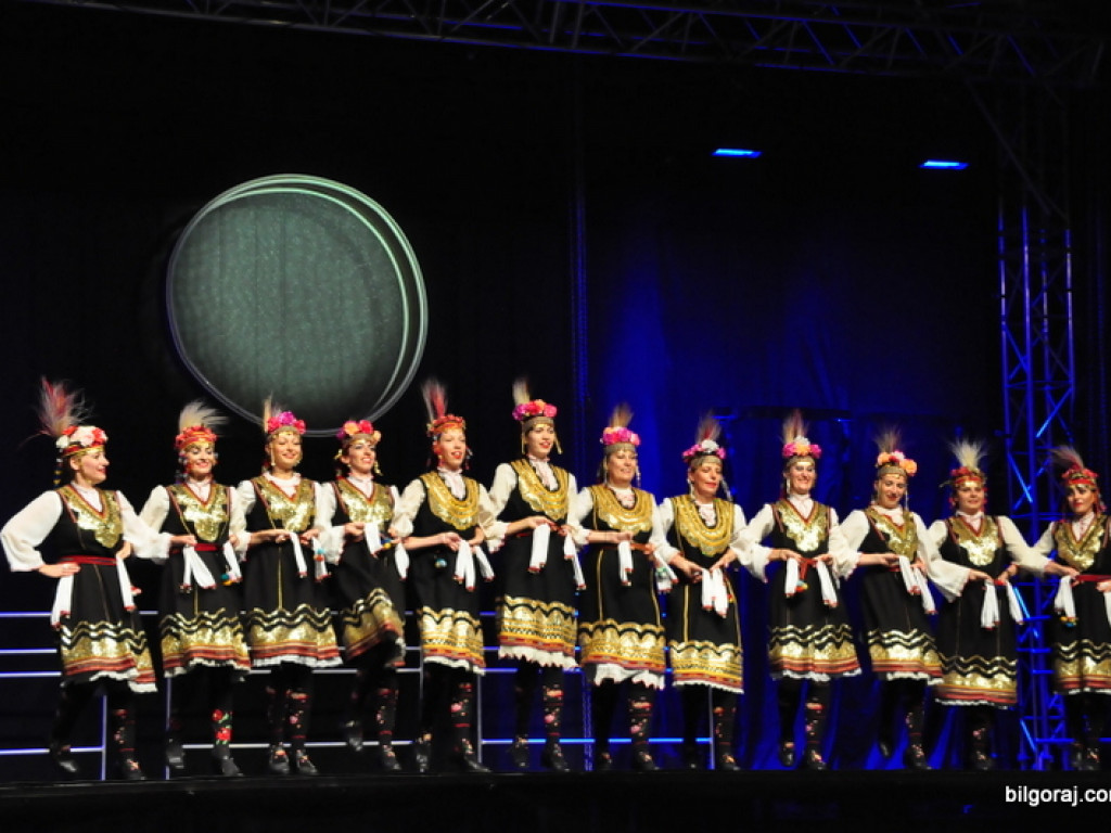 Muzyka i taniec sąsiadów (FOTO, VIDEO)