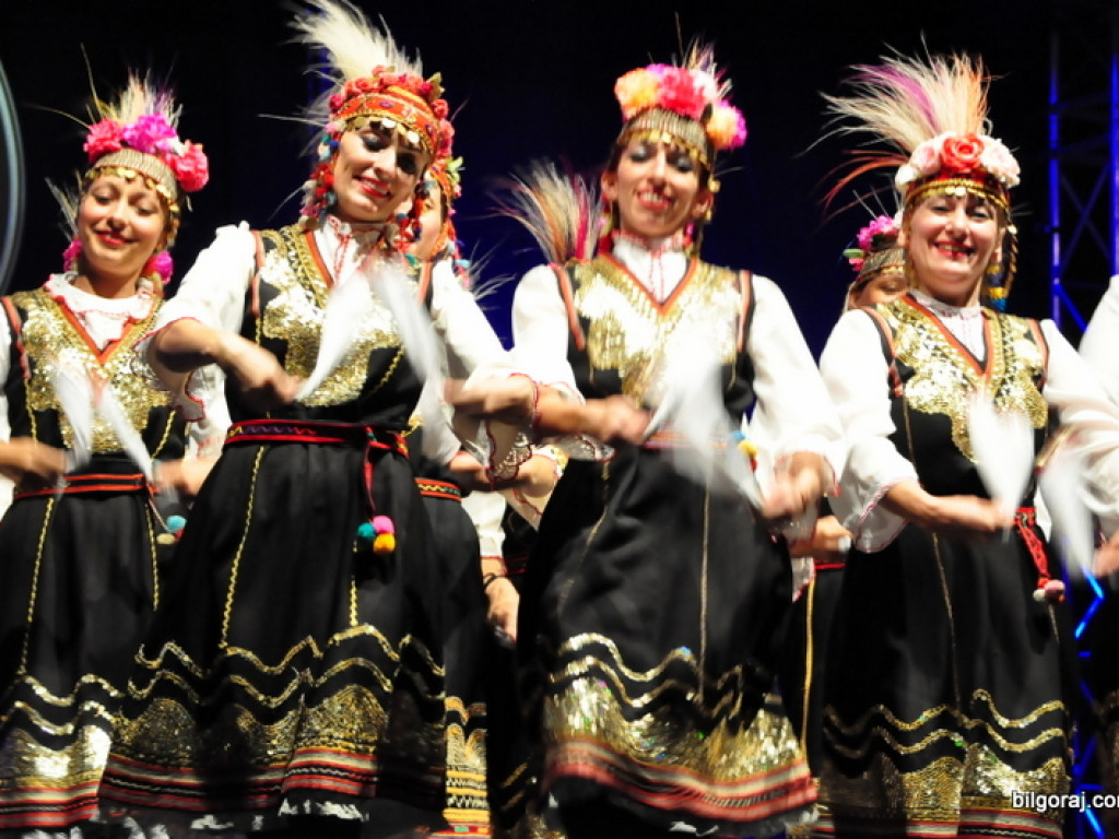 Muzyka i taniec sąsiadów (FOTO, VIDEO)