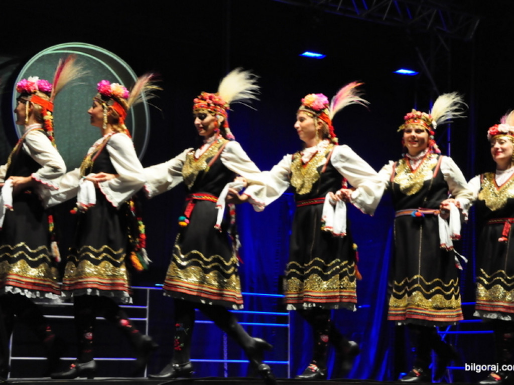 Muzyka i taniec sąsiadów (FOTO, VIDEO)