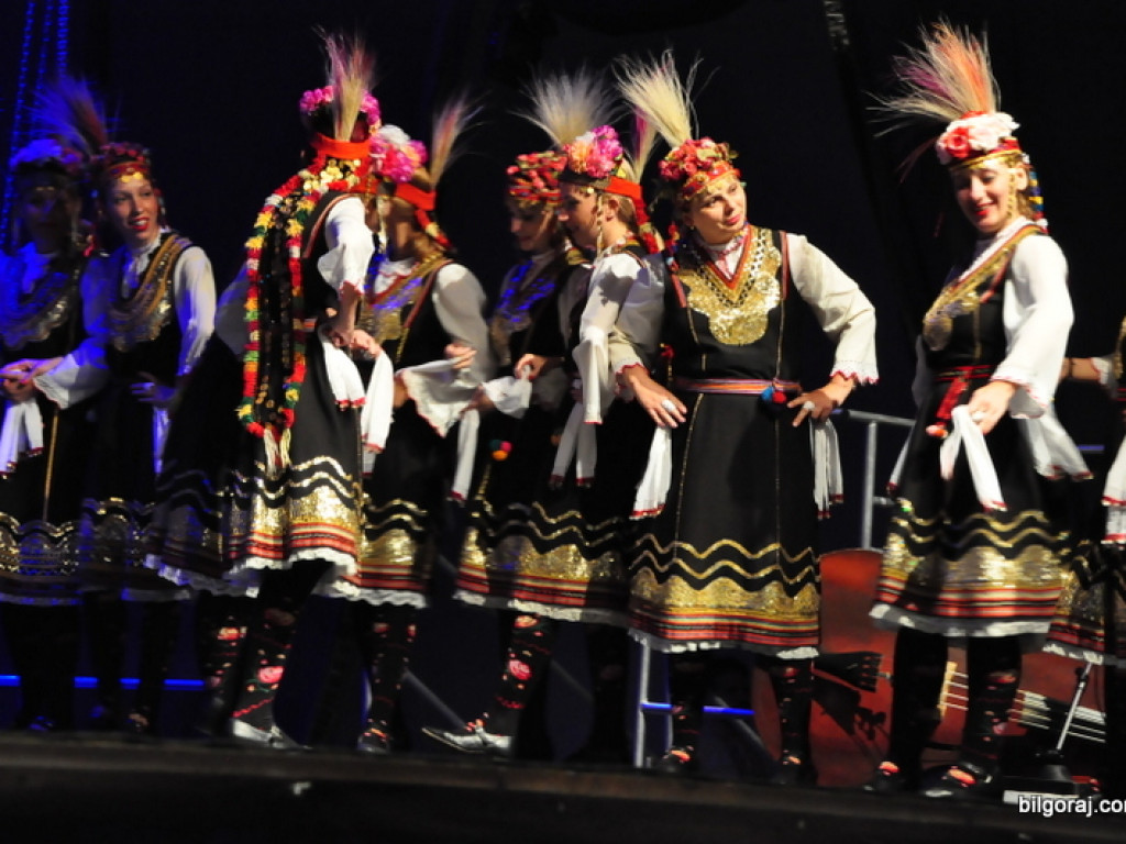 Muzyka i taniec sąsiadów (FOTO, VIDEO)
