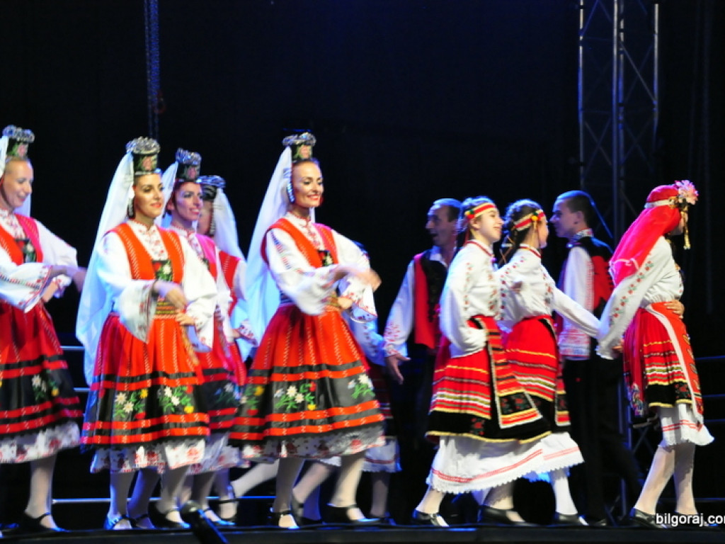 Muzyka i taniec sąsiadów (FOTO, VIDEO)