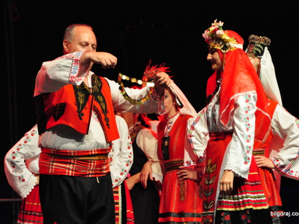 Muzyka i taniec sąsiadów (FOTO, VIDEO)