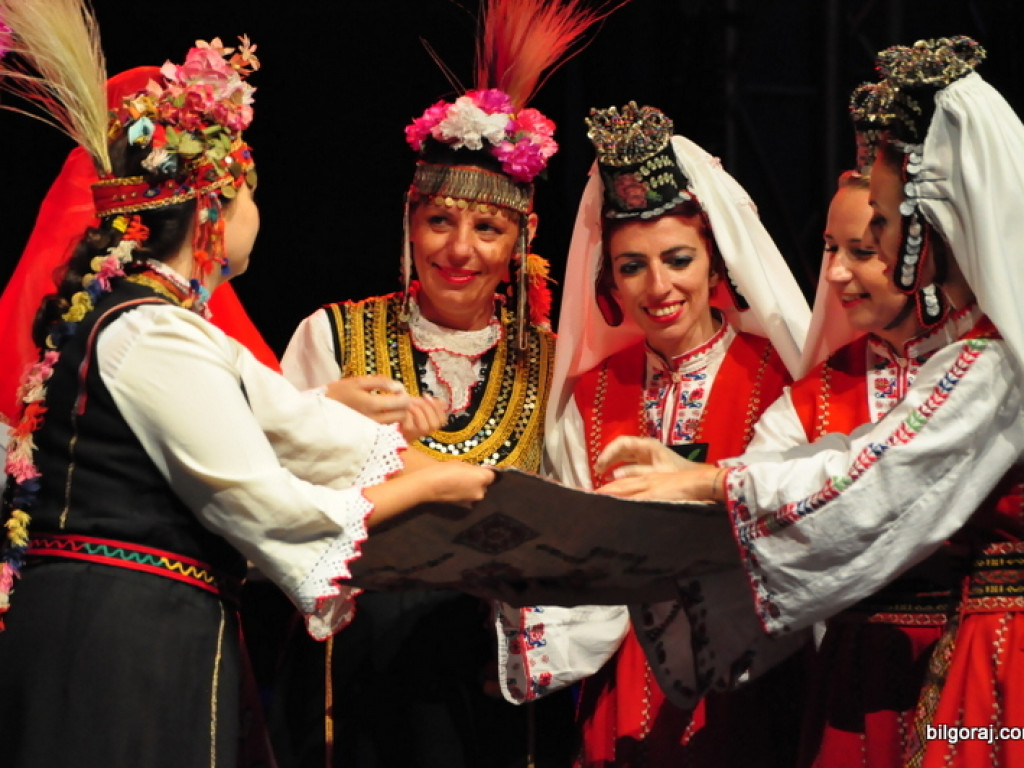 Muzyka i taniec sąsiadów (FOTO, VIDEO)
