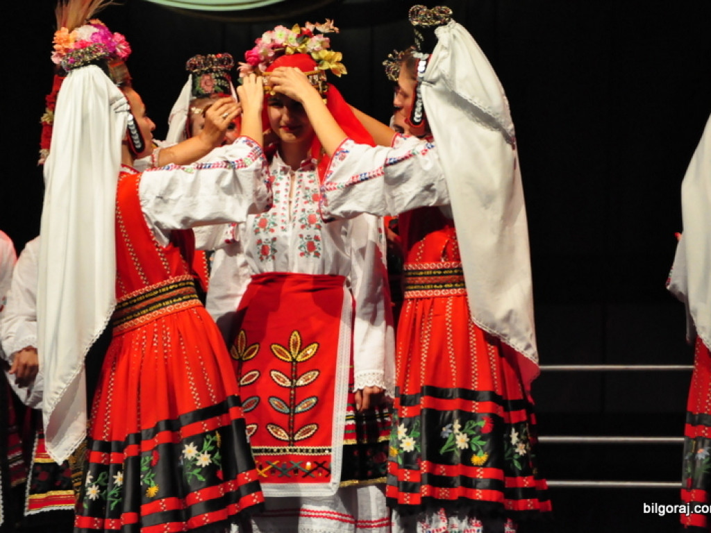 Muzyka i taniec sąsiadów (FOTO, VIDEO)
