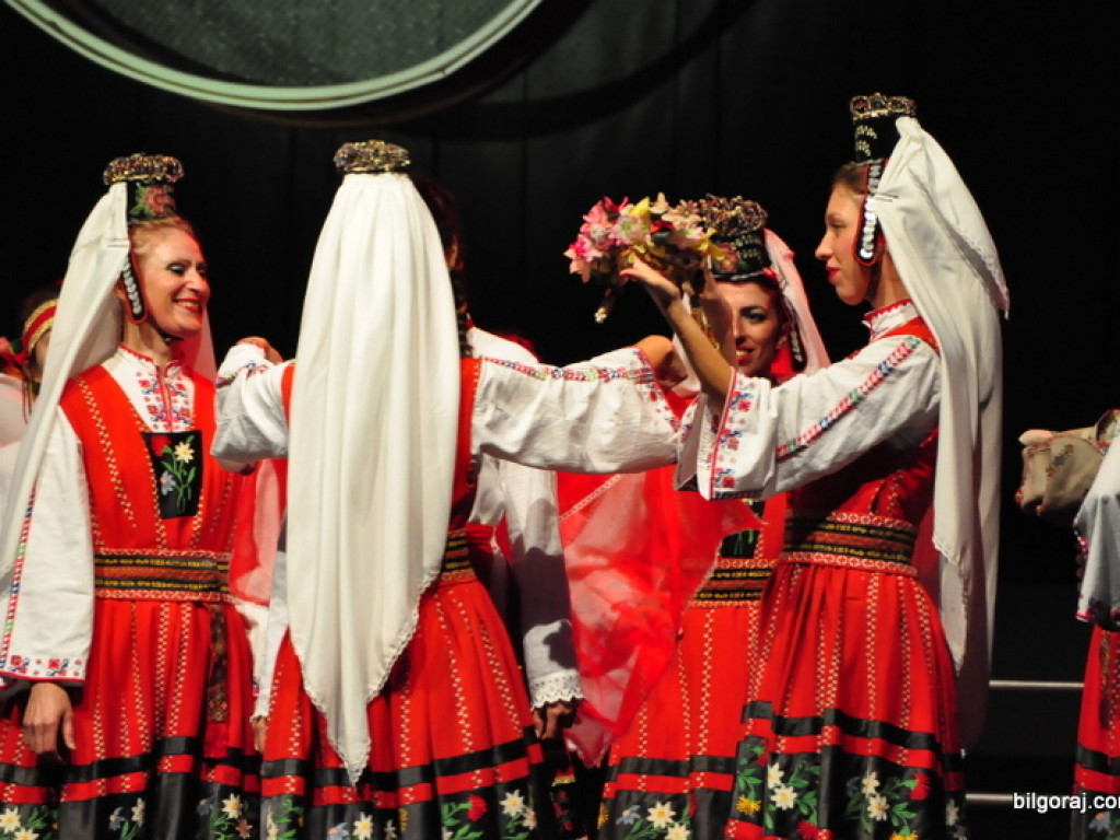Muzyka i taniec sąsiadów (FOTO, VIDEO)