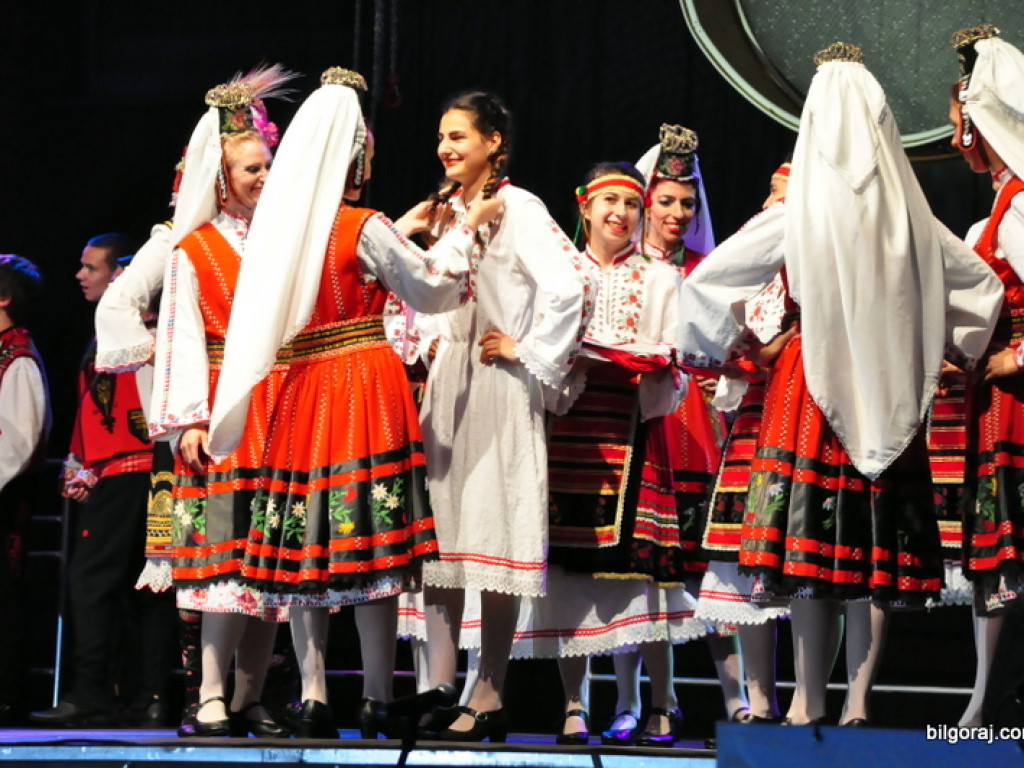 Muzyka i taniec sąsiadów (FOTO, VIDEO)