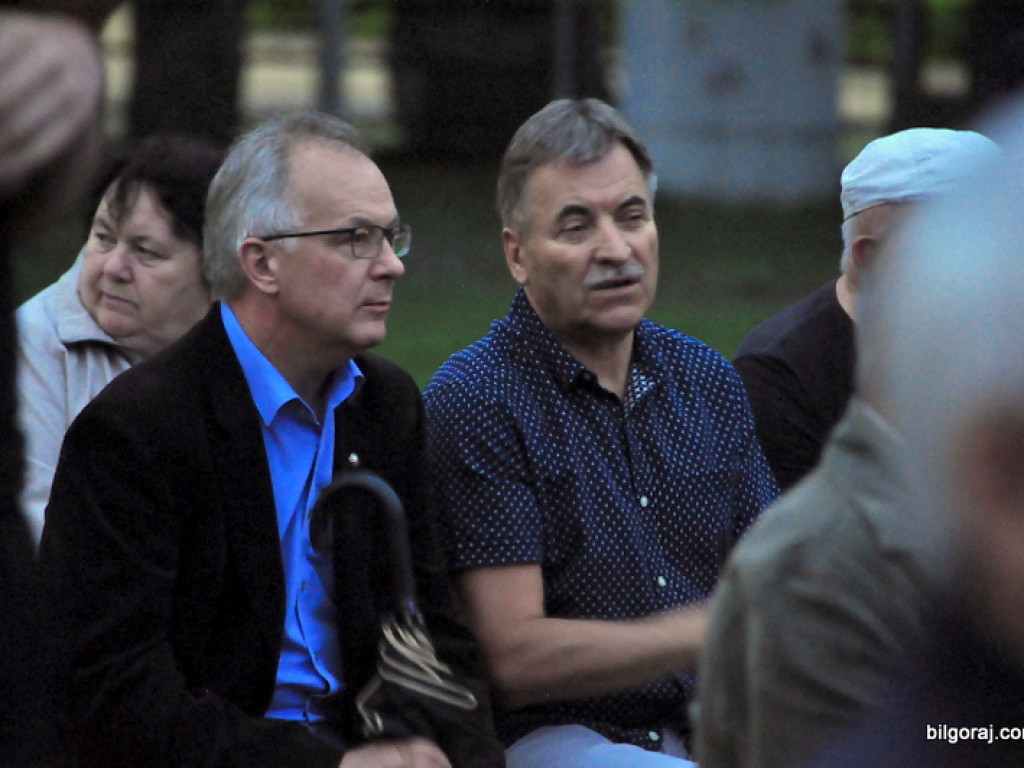 Muzyka i taniec sąsiadów (FOTO, VIDEO)