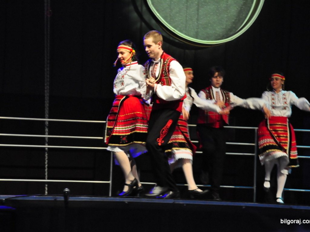 Muzyka i taniec sąsiadów (FOTO, VIDEO)