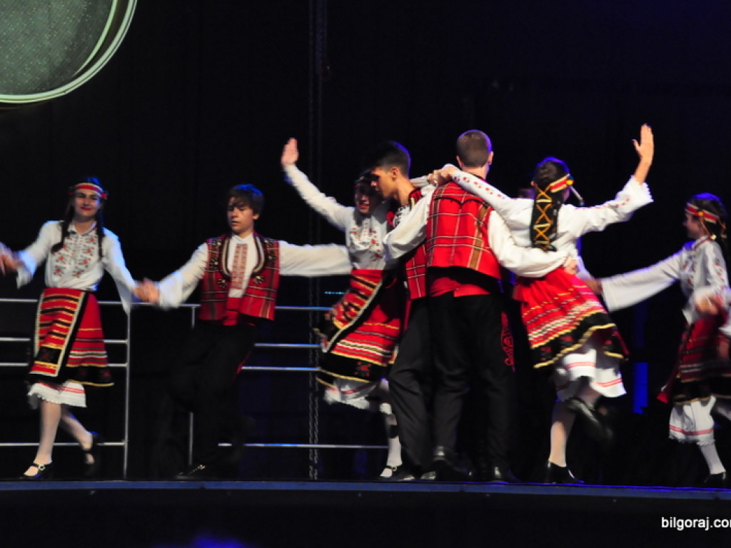 Muzyka i taniec sąsiadów (FOTO, VIDEO)